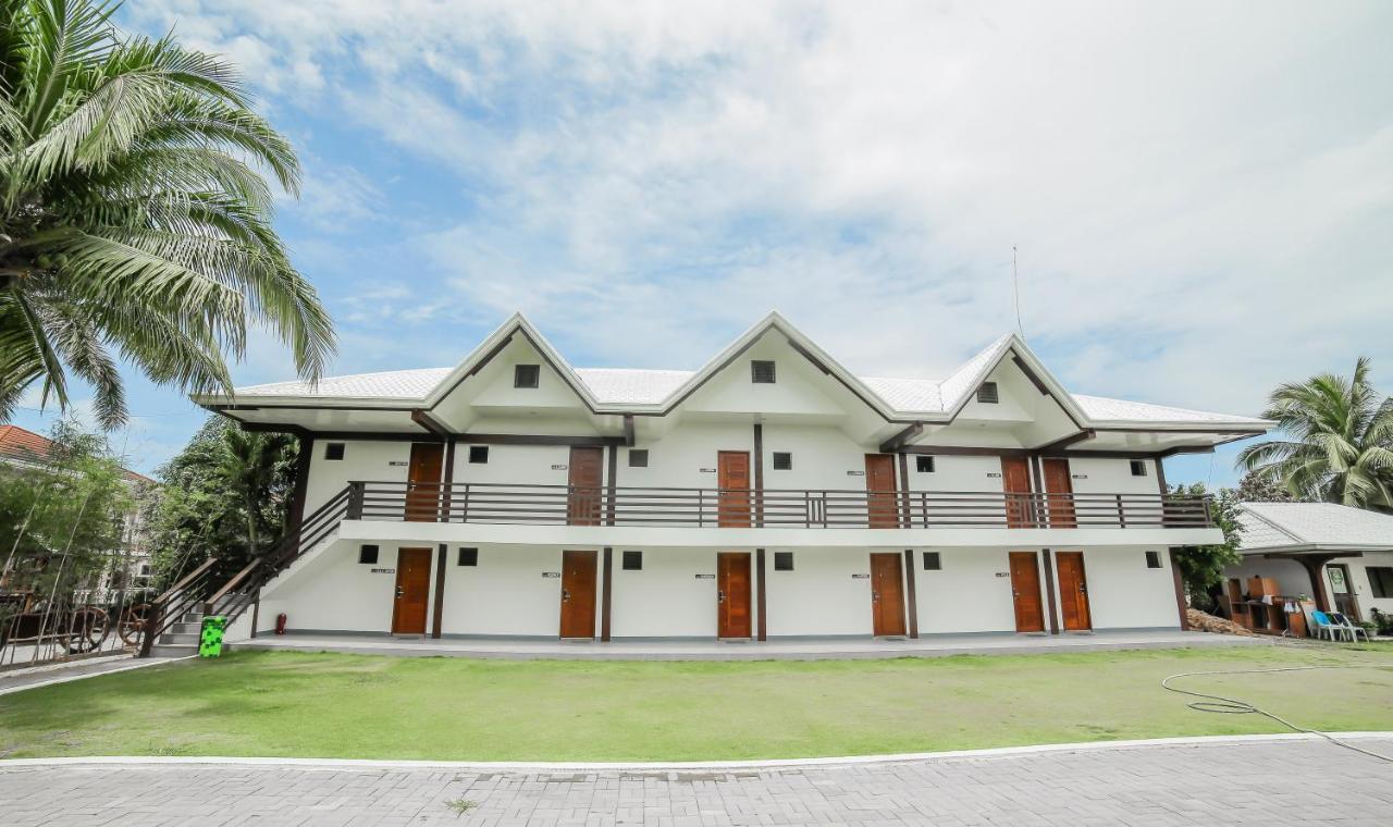 Bataan White Corals Beach Resort Morong  Exterior foto